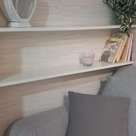 Cozy In The Heart Of דירה